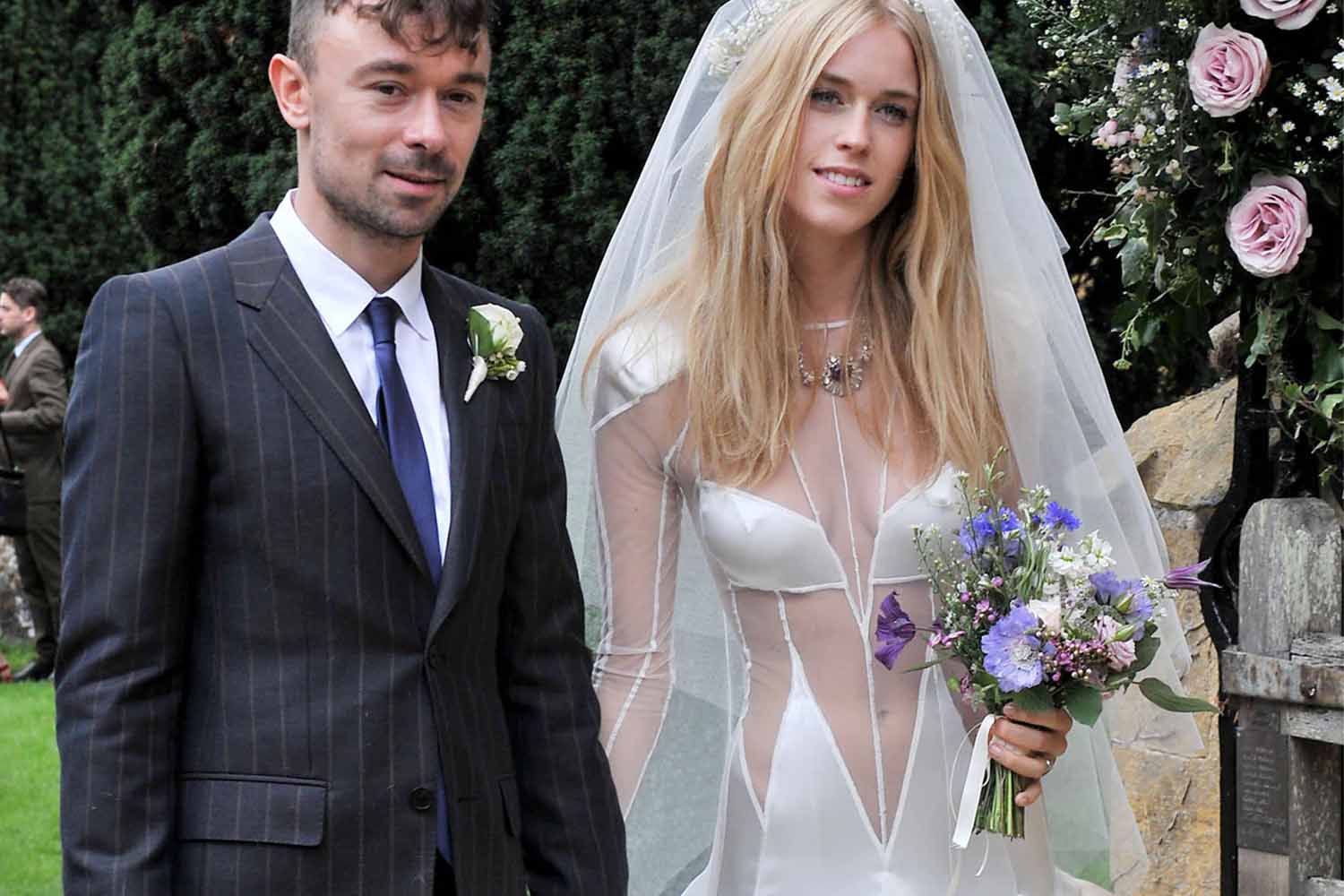 8 Worst Celebrity Wedding Dresses in History! | Esposa