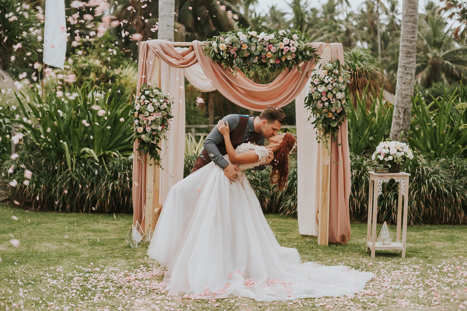 What Makes a Russian Wedding Unique? A Look into Russian Traditions