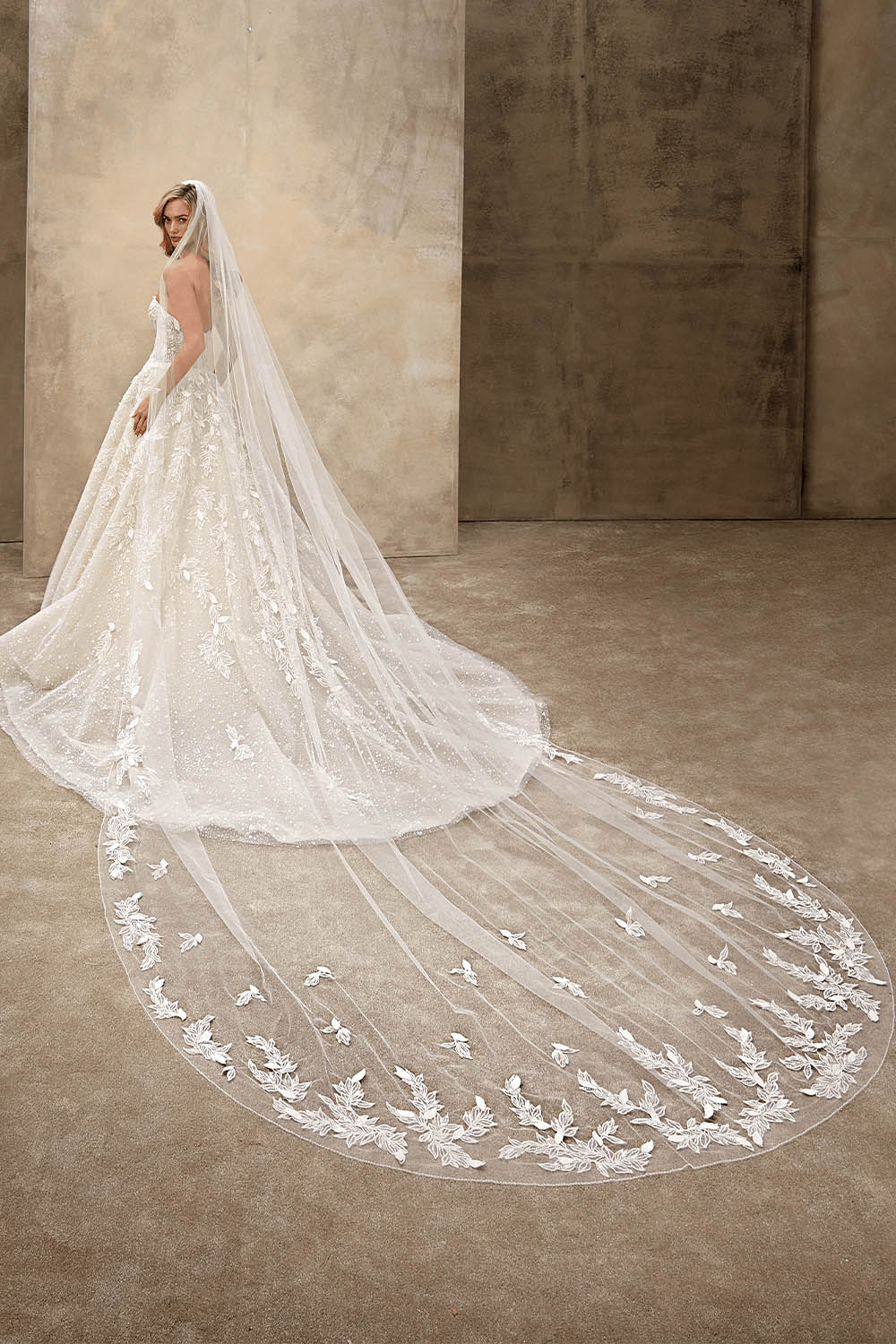 Demetrios, Romantic Ball Gown | Esposa | Esposa