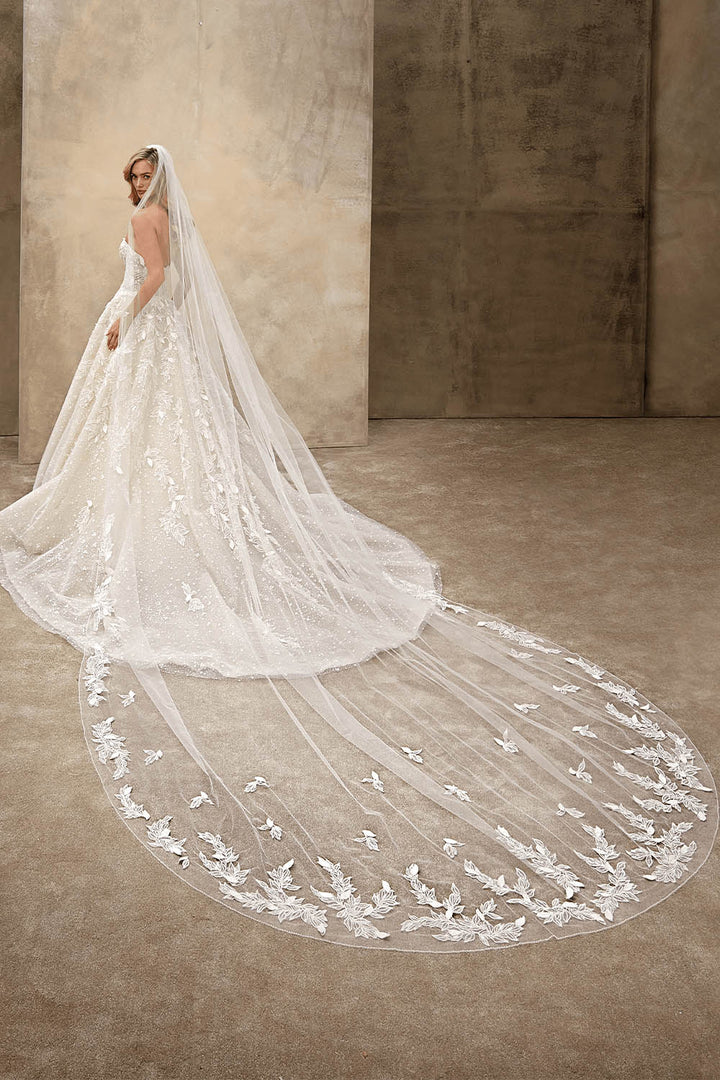Demetrios, Romantic Ball Gown | Esposa | Esposa