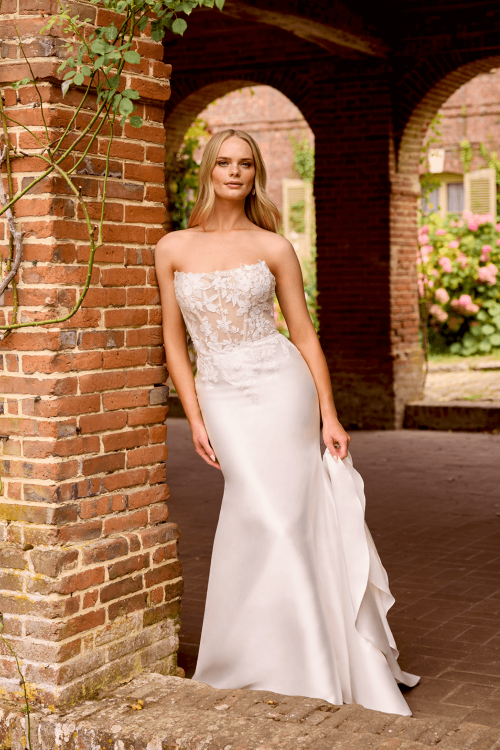 Justin Alexander, Timeless Strapless Gown | Esposa
