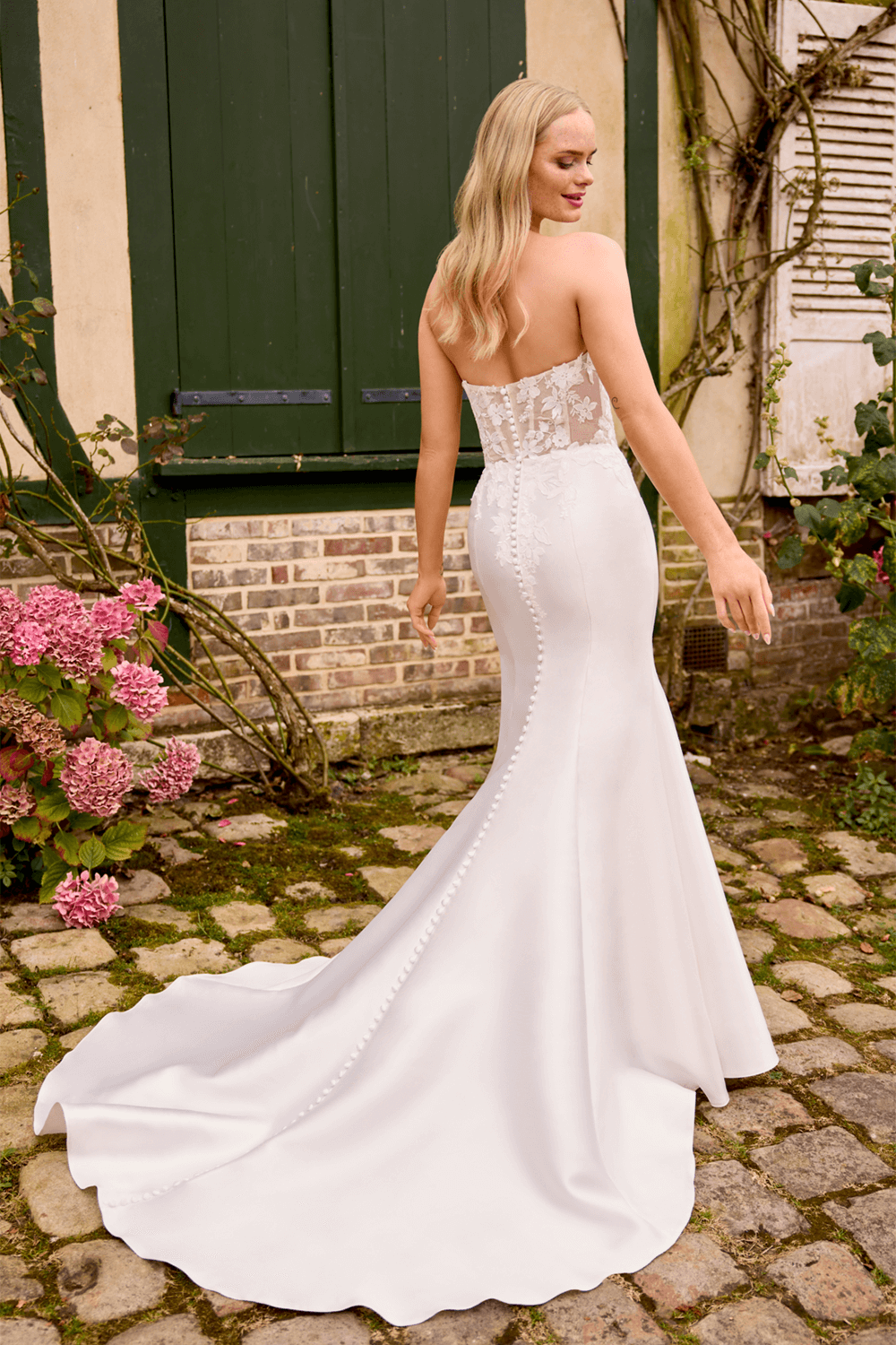 Justin Alexander, Timeless Strapless Gown | Esposa