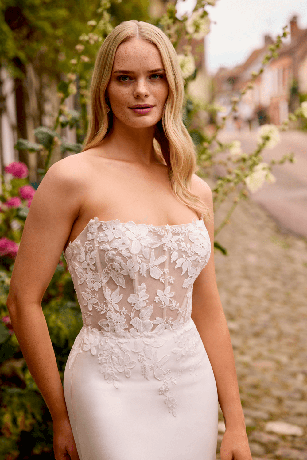 Justin Alexander, Timeless Strapless Gown | Esposa