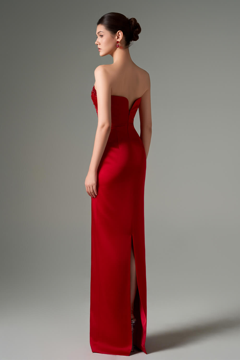 SV00951 | Sleek Column Gown | Esposa
