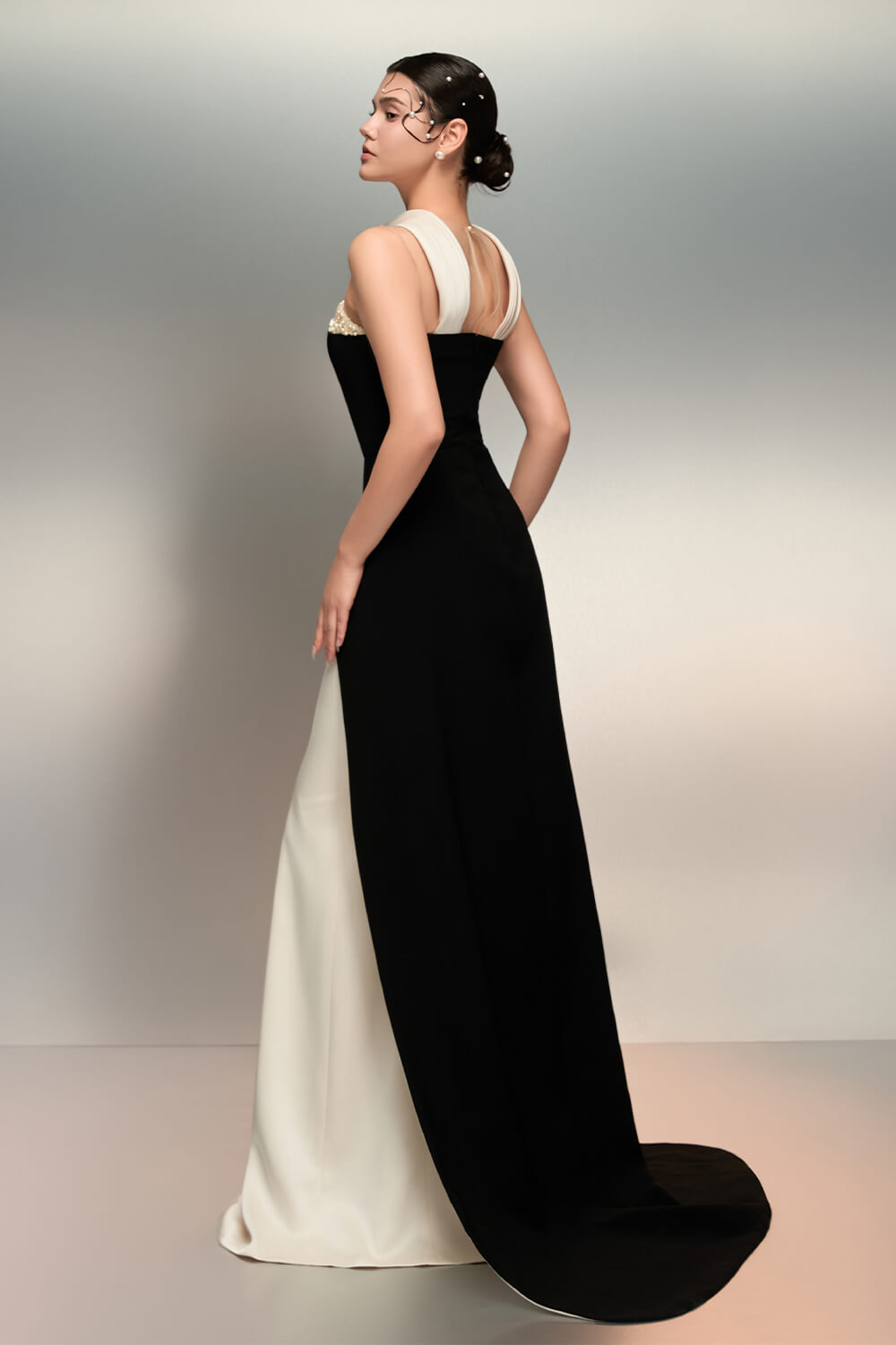 SV00980 | Flowing Strapless Gown | Esposa
