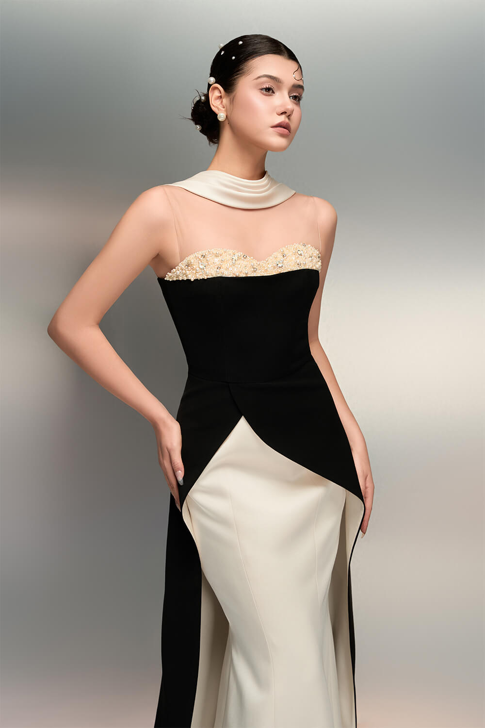 SV00980 | Flowing Strapless Gown | Esposa
