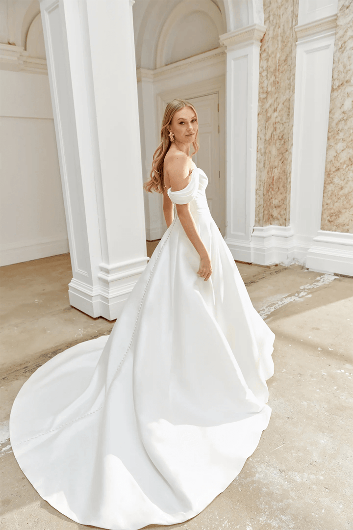 Justin Alexander, Romantic A-line Gown | Esposa