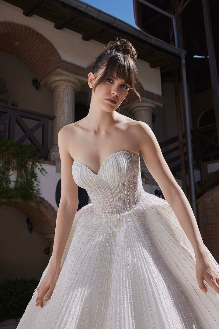 Nova Bella, Sweetheart Neckline Gown | Esposa