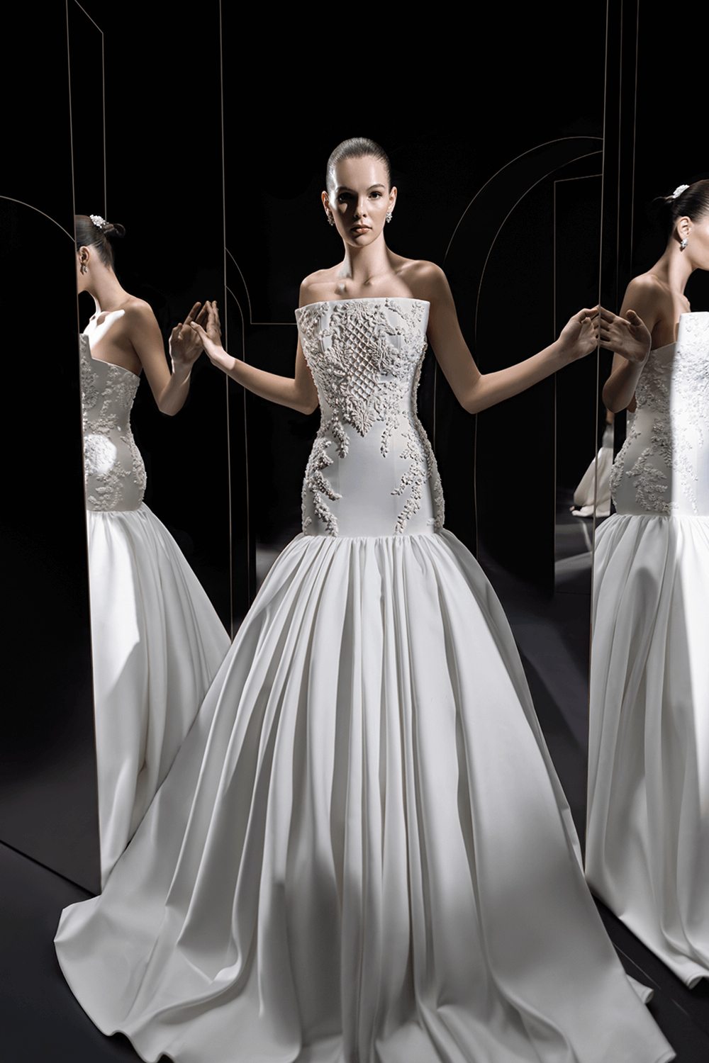 Nova Bella, Striking Mermaid Gown | Esposa