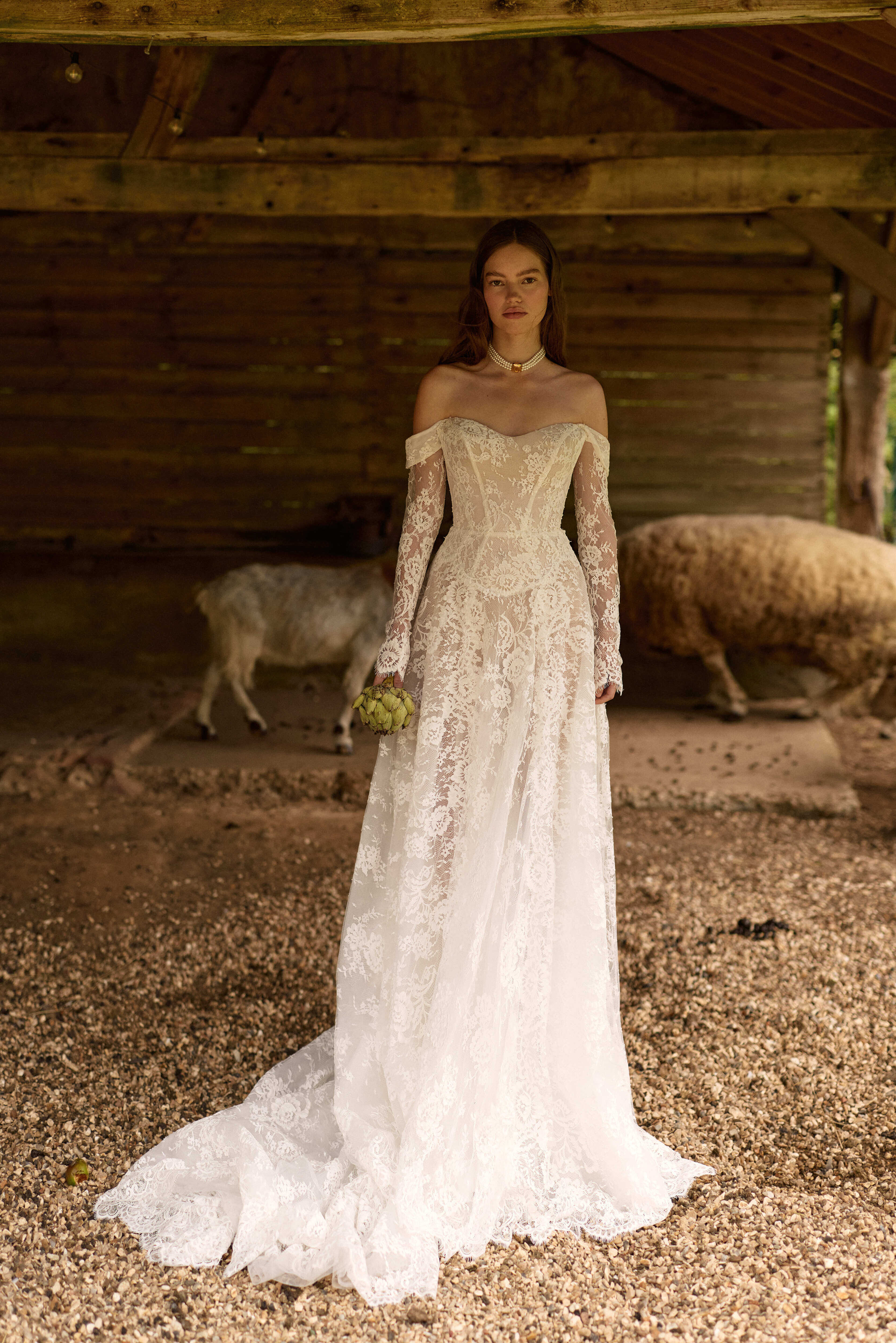 Milla Nova, Glacerin, Sweetheart Wedding Gown | Esposa