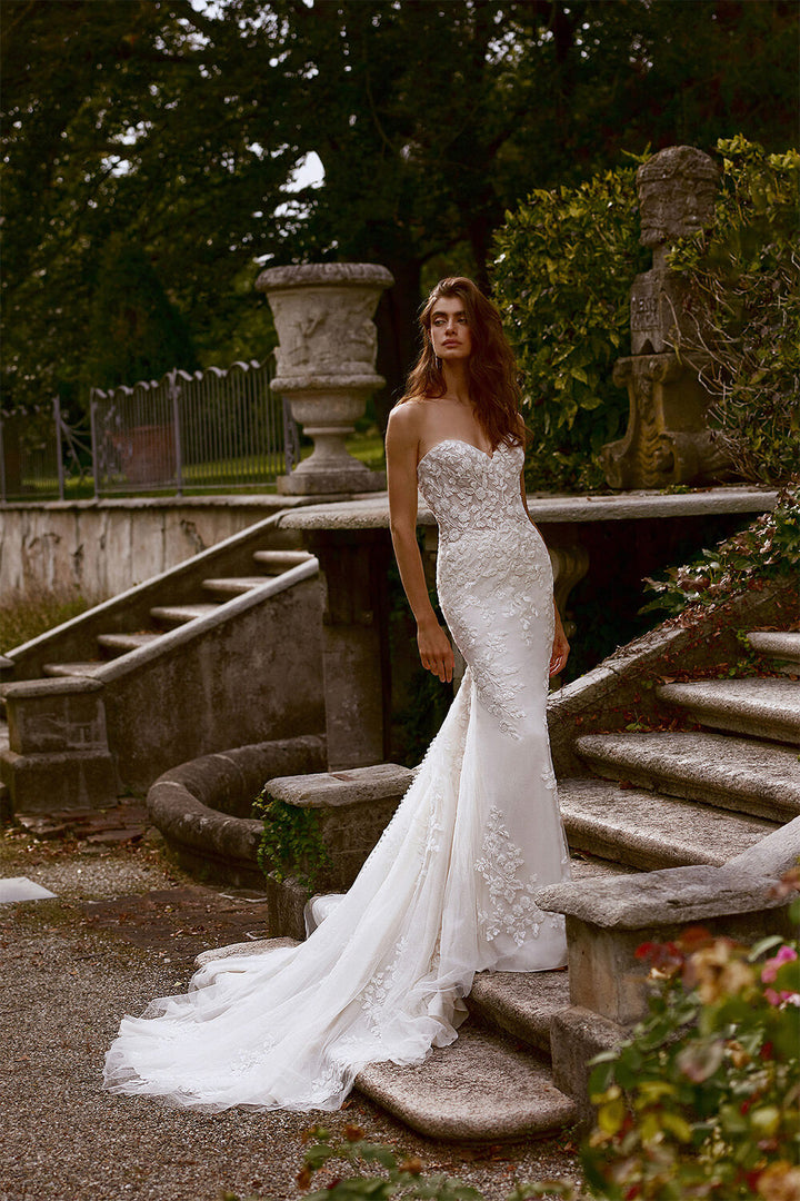 Justin Alexander, Strapless Wedding Dress | Esposa