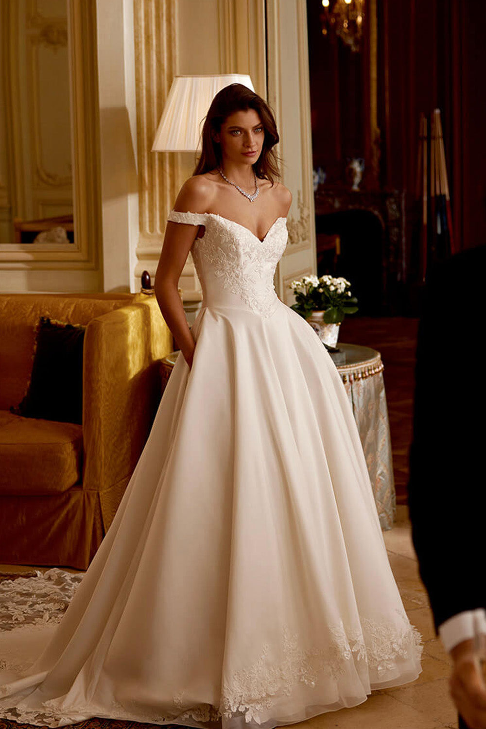 Justin Alexander, Off Shoulder Bridal Gown | Esposa