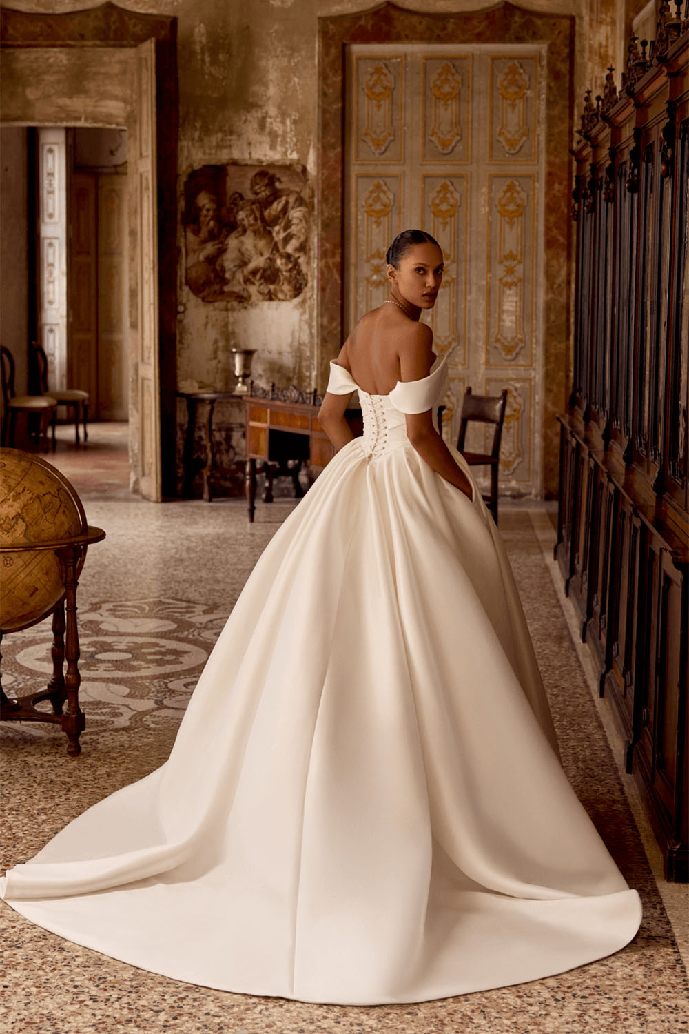 Justin Alexander, Off-shoulder Ball Gown | Esposa