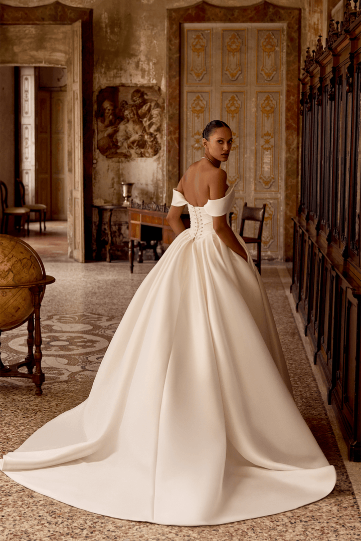 Justin Alexander, Off-shoulder Ball Gown | Esposa