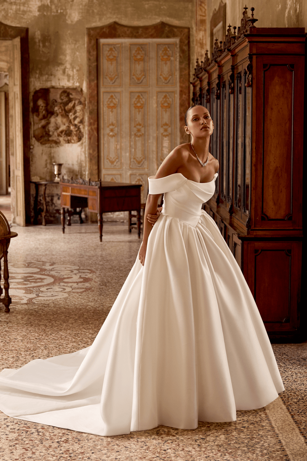 Justin Alexander, Off-shoulder Ball Gown | Esposa