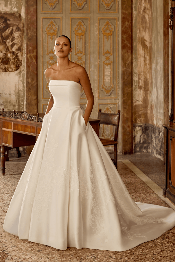 Justin Alexander, Elegant Bridal Gown | Esposa