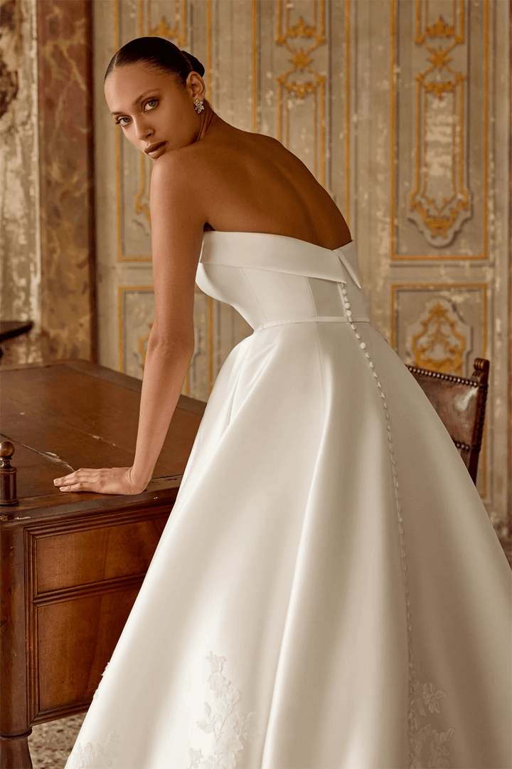 Justin Alexander, Elegant Bridal Gown | Esposa