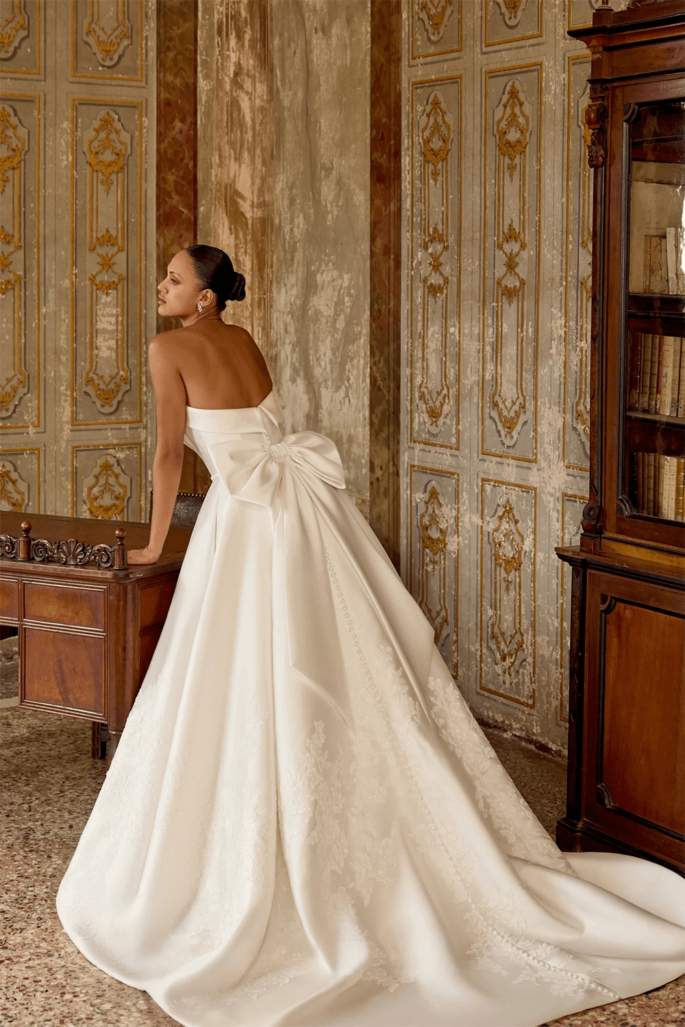 Justin Alexander, Elegant Bridal Gown | Esposa