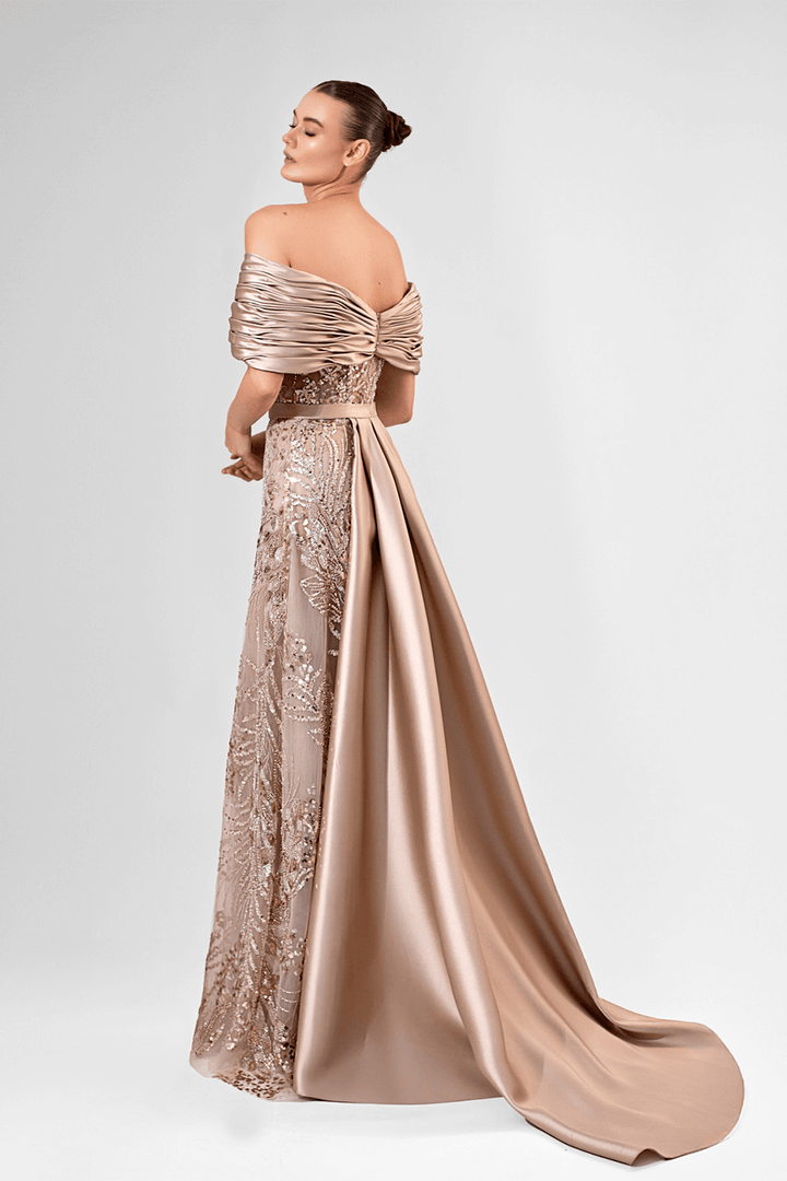 978 | Glamorous Embroidered Gown | Esposa