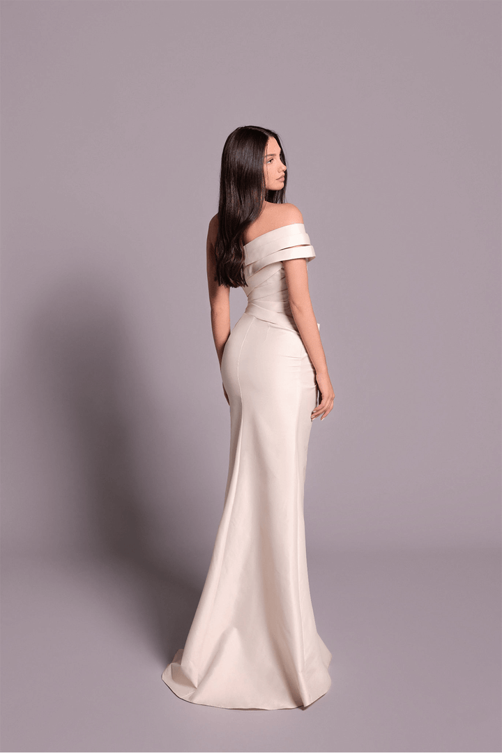 Tarek Ediz, Elegant Straight Gown | Esposa