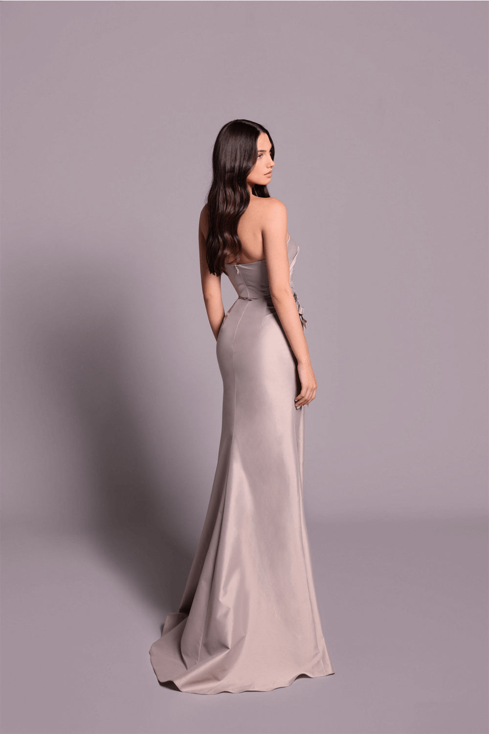 Tarek Ediz, Minimal Straight Gown | Esposa