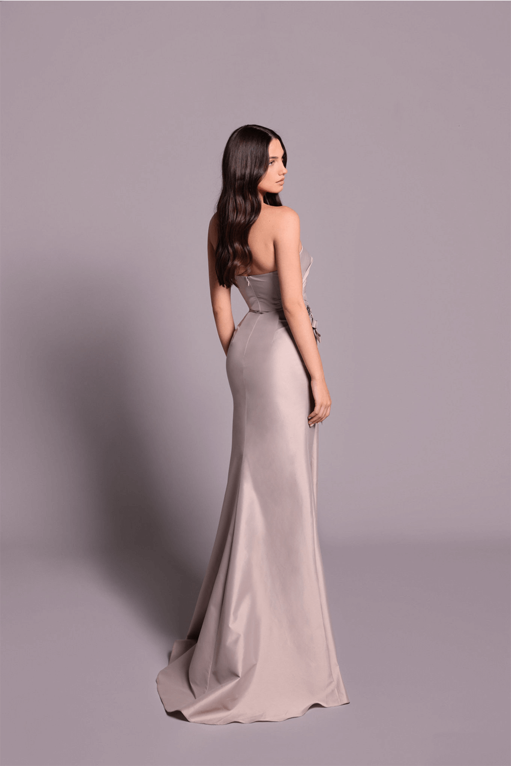 Tarek Ediz, Minimal Straight Gown | Esposa