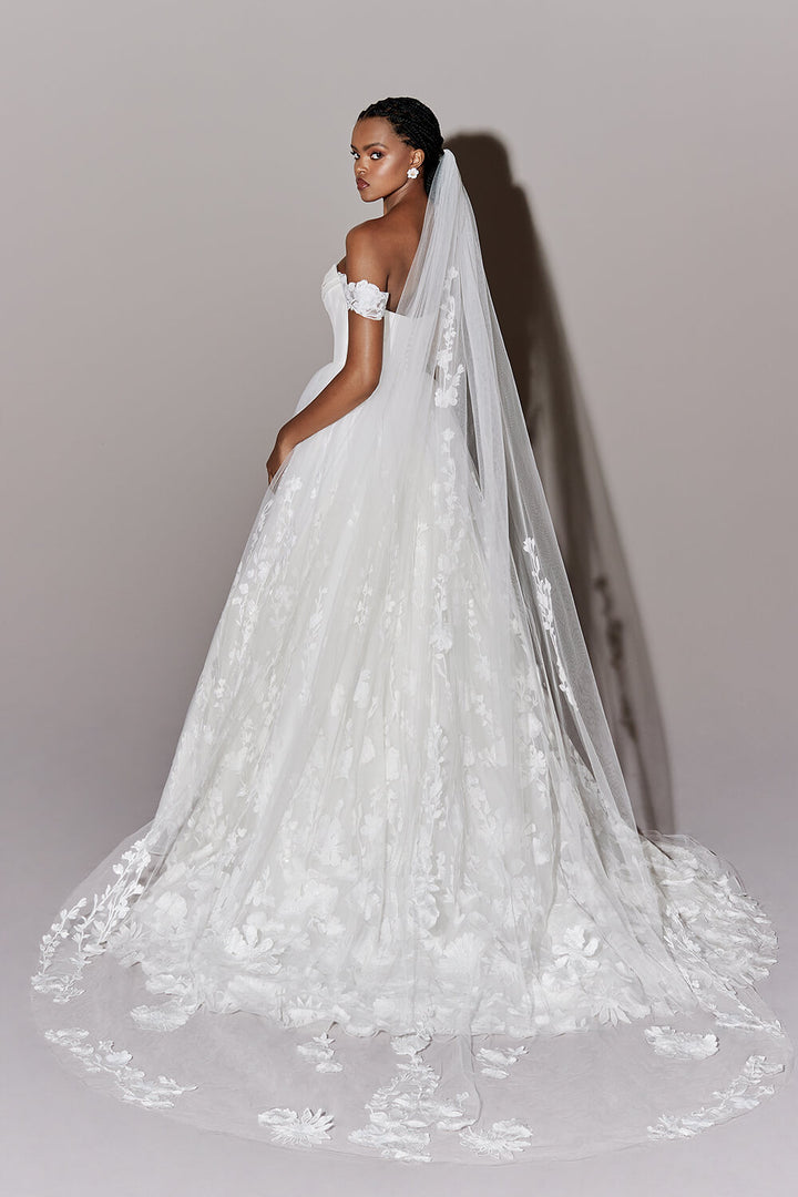 Justin Alexander, Romantic Bridal Gown | Esposa