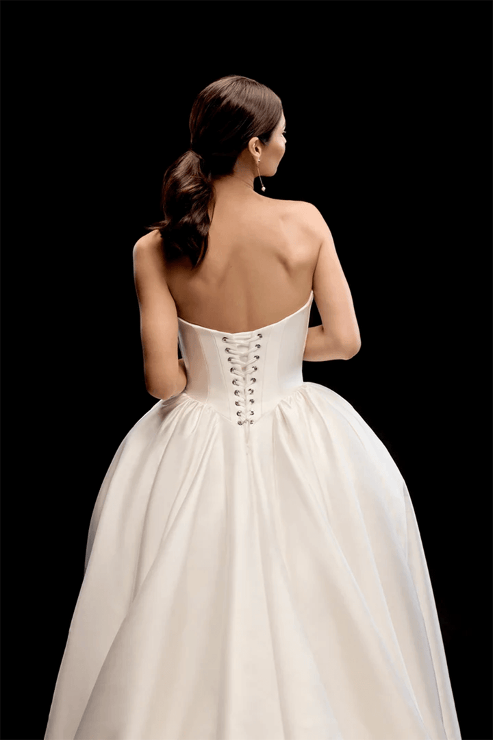 Justin Alexander, Sculptural Ball Gown | Esposa