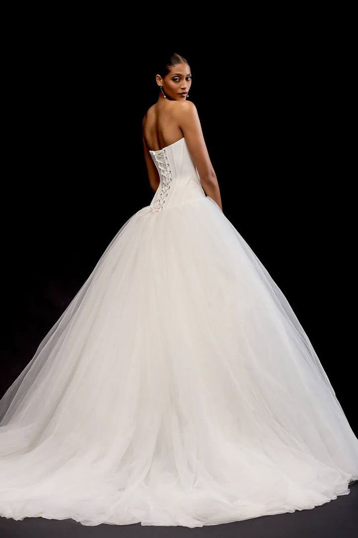 Justin Alexander, Strapless Neckline Ball Gown | Esposa