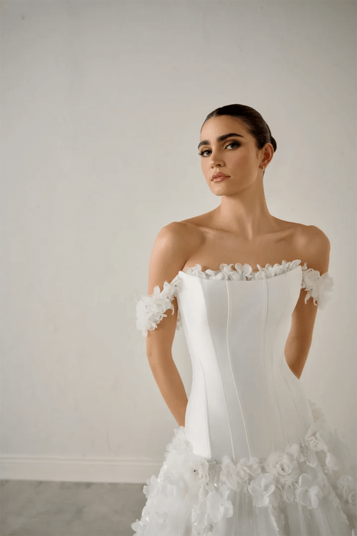 Justin Alexander, Romantic off-the-shoulder Gown | Esposa