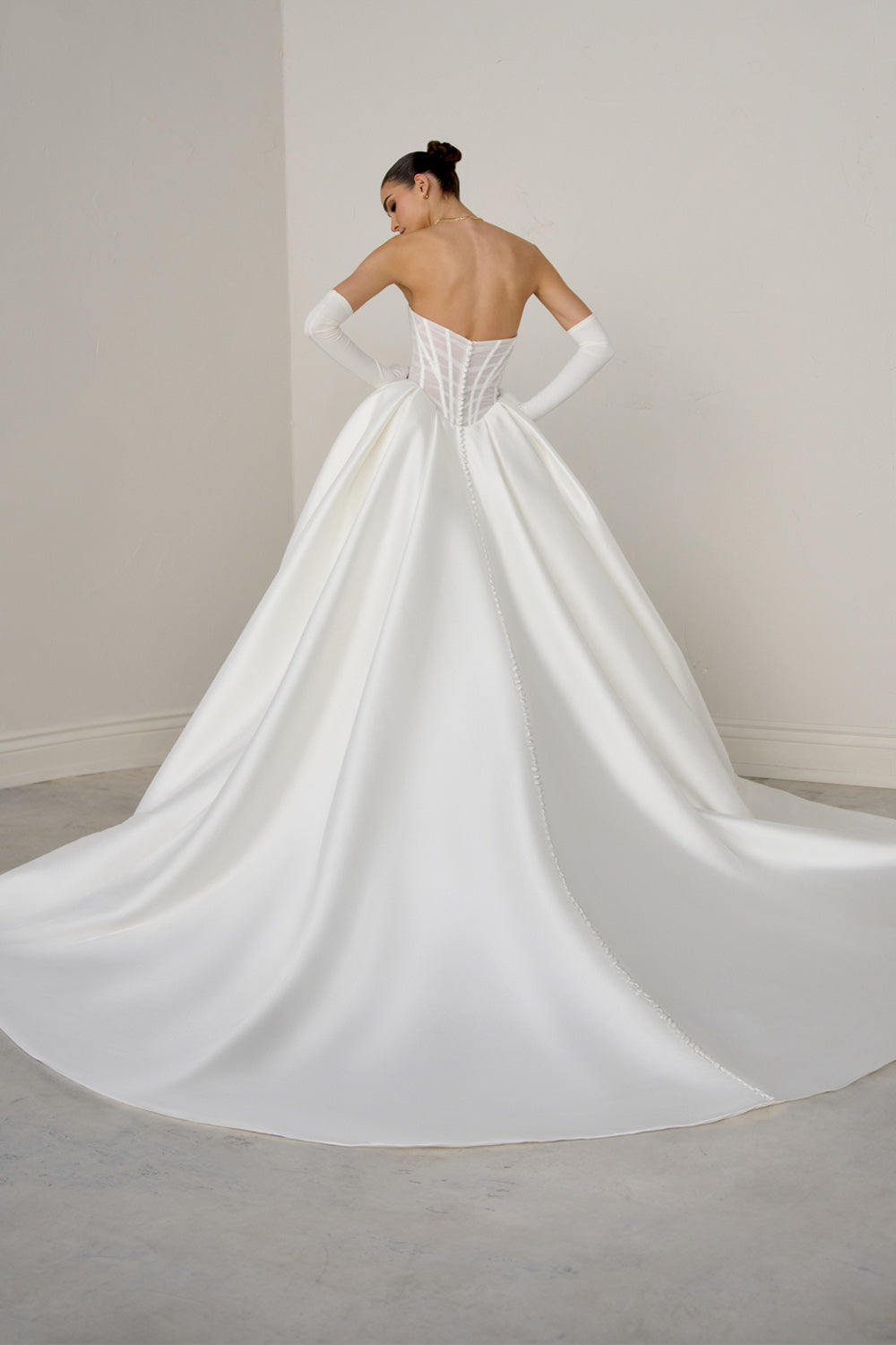 Justin Alexander, Modern Ball Gown Bridal Dress | Esposa
