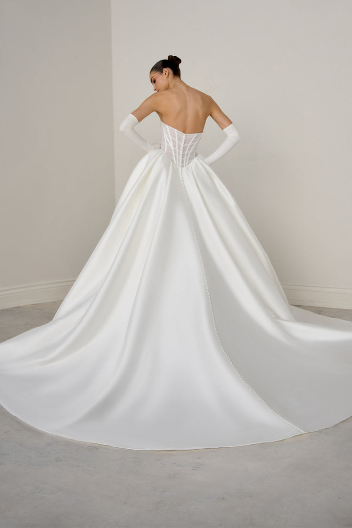 Justin Alexander, Modern Ball Gown Bridal Dress | Esposa