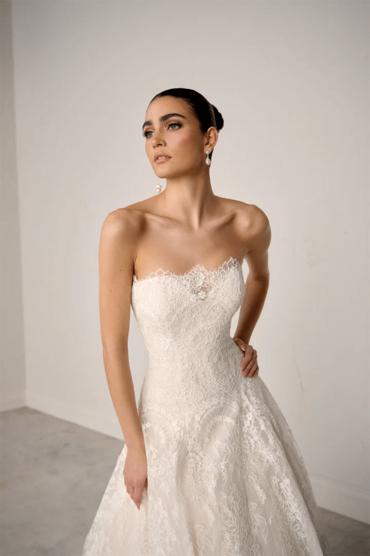 Justin Alexander, Timeless A-Line Gown | Esposa
