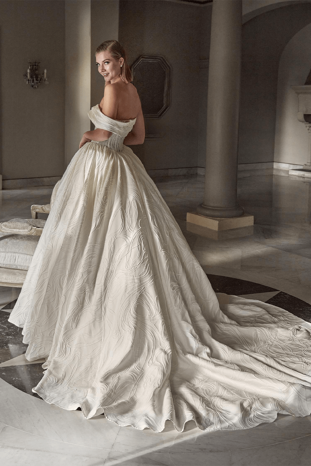 Pronovias Privee, Majestic Ball Gown | Esposa