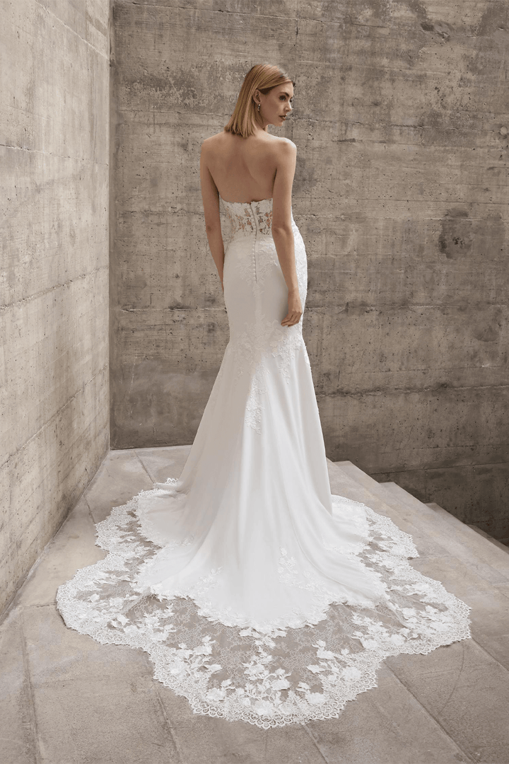 Pronovias, Elegant Mermaid Gown | Esposa