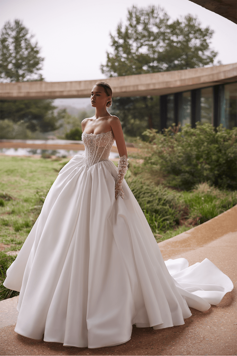 Eva Lendel, Romantic Ball Gown | Esposa