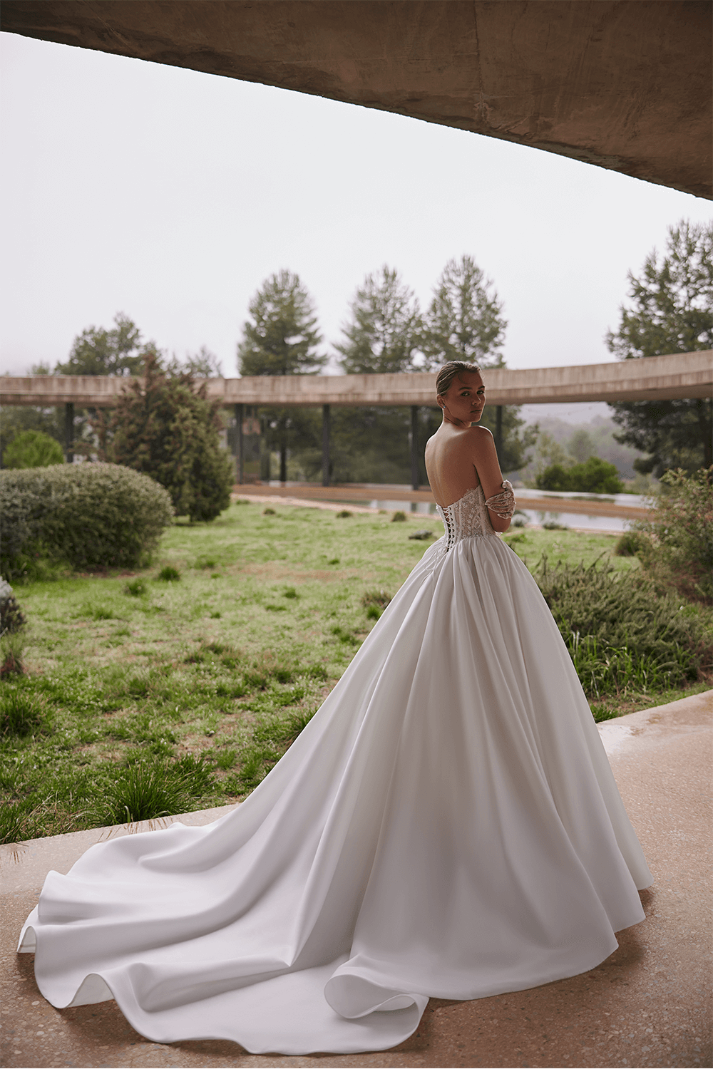 Eva Lendel, Romantic Ball Gown | Esposa