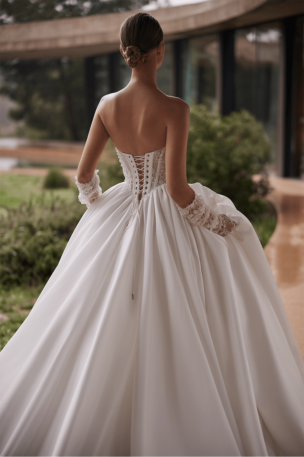 Eva Lendel, Romantic Ball Gown | Esposa