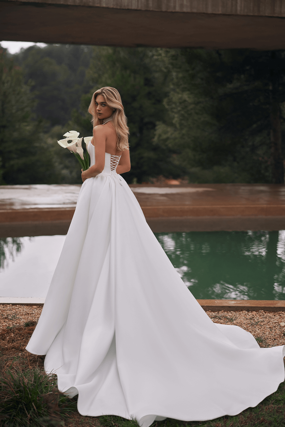 Eva Lendel, Anisia, Striking Mermaid Gown | Esposa