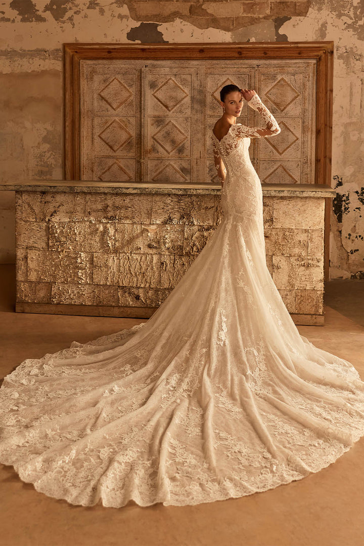 Pronovias Privée, Ankey, Graceful Lace Mermaid Gown | Esposa