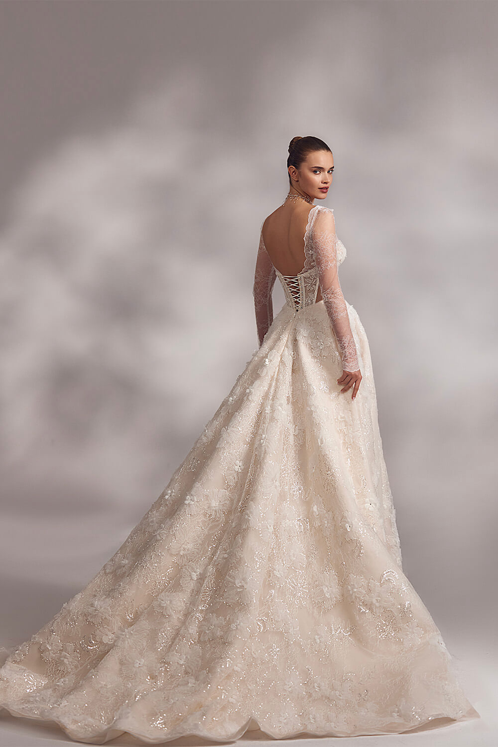 Eva Lendel, Unique Lace Dress | Esposa