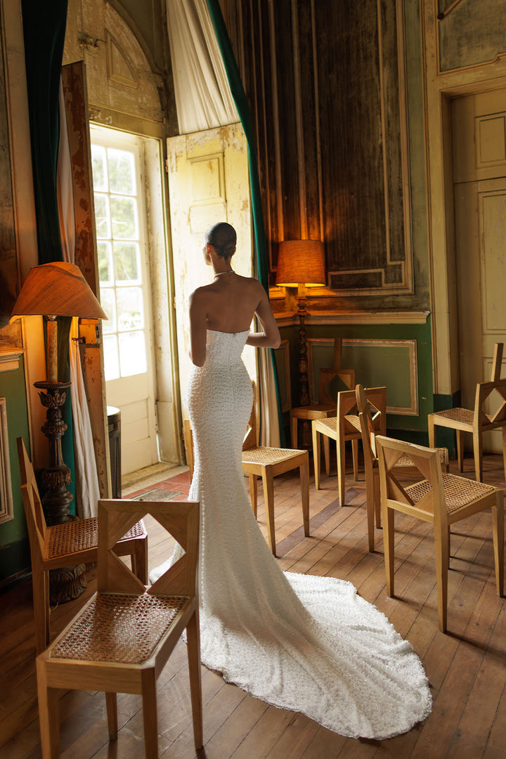 Wona Concept, Artemis, Romantic Sleek Gown | Esposa