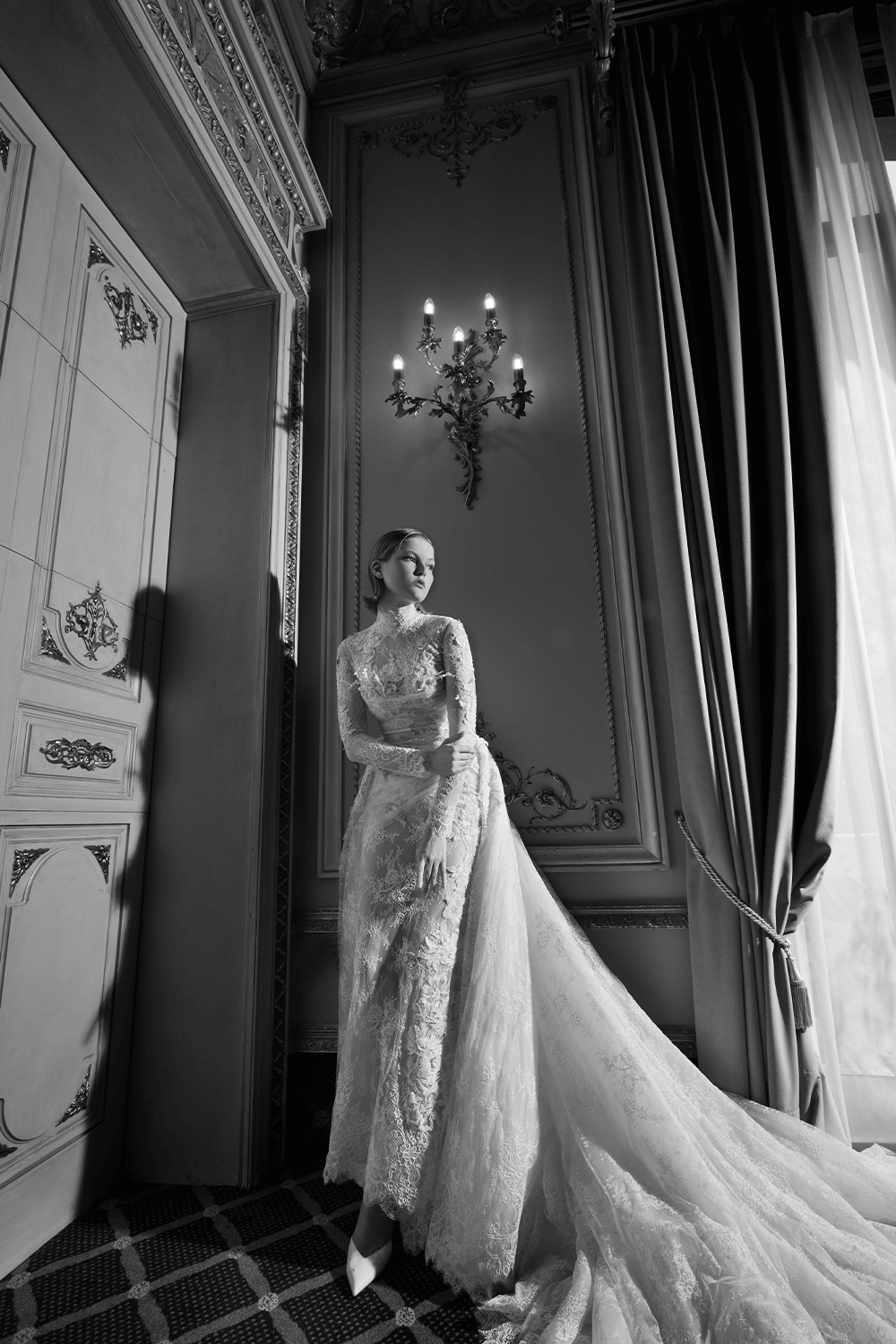 Yolancris, Regal Straight Gown | Esposa