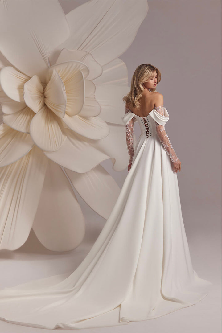 Eva Lendel, Off Shoulder Dress | Esposa