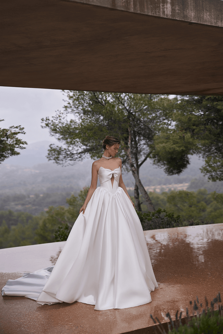 Eva Lendel, Modern Ball Gown | Esposa