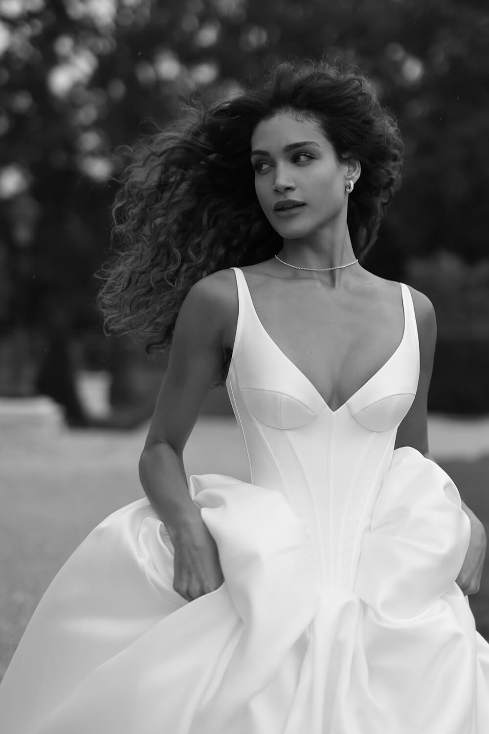 Wona Concept, Dramatic Ball Gown | Esposa