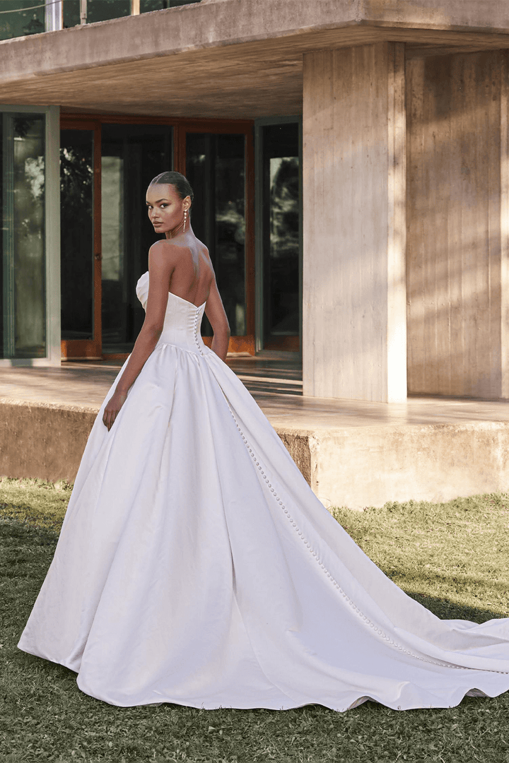 Pronovias, Structured Ball Gown | Esposa