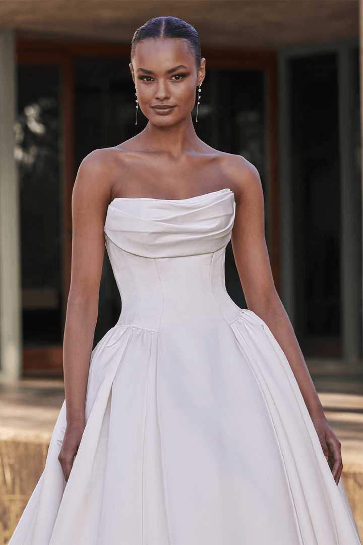Pronovias, Structured Ball Gown | Esposa