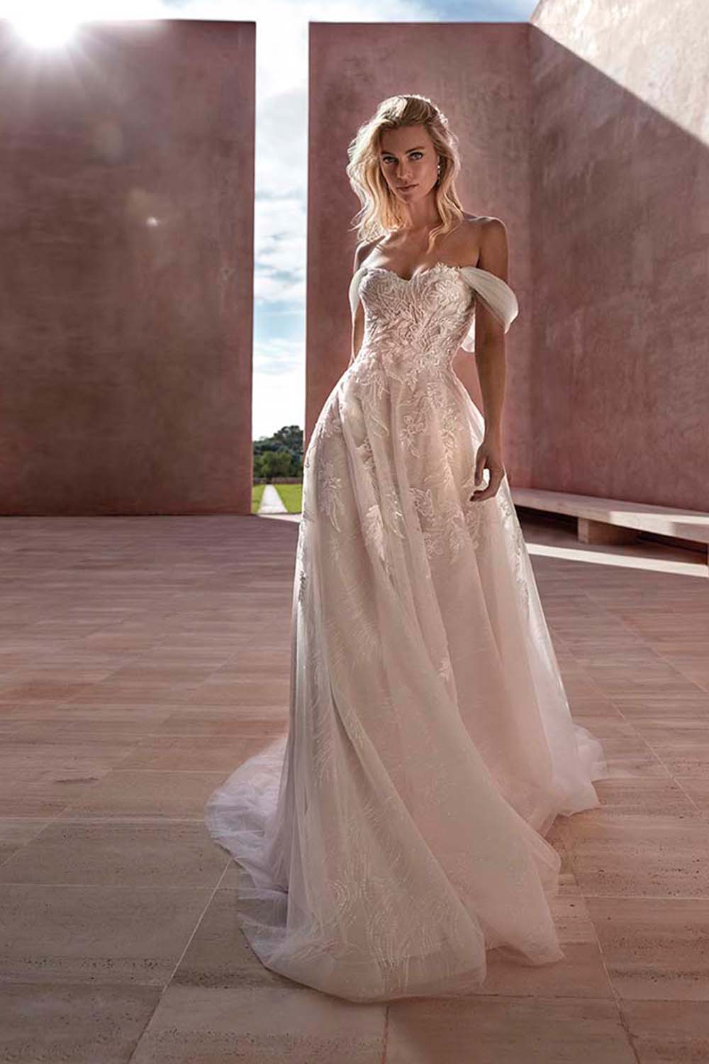 Pronovias, Bohemian Wedding Gown | Esposa