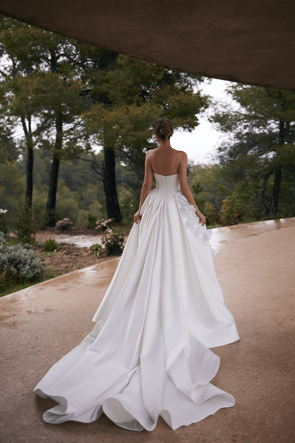Eva Lendel, Feminine Mermaid Gown| Esposa